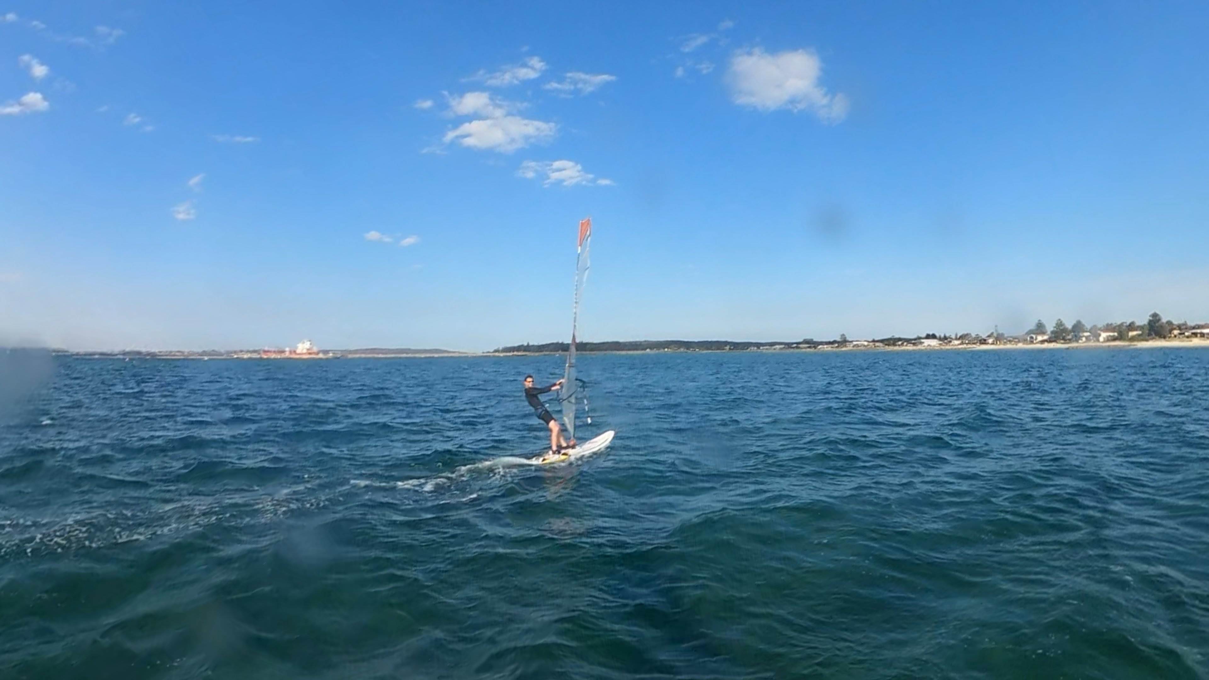 WindFoiling with Friends