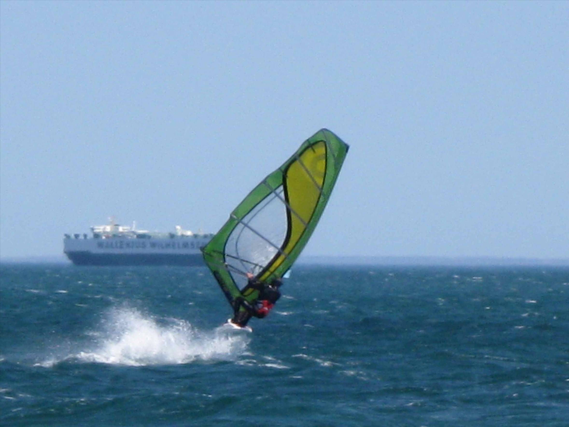 13sep08 Great action @ Elwood beach