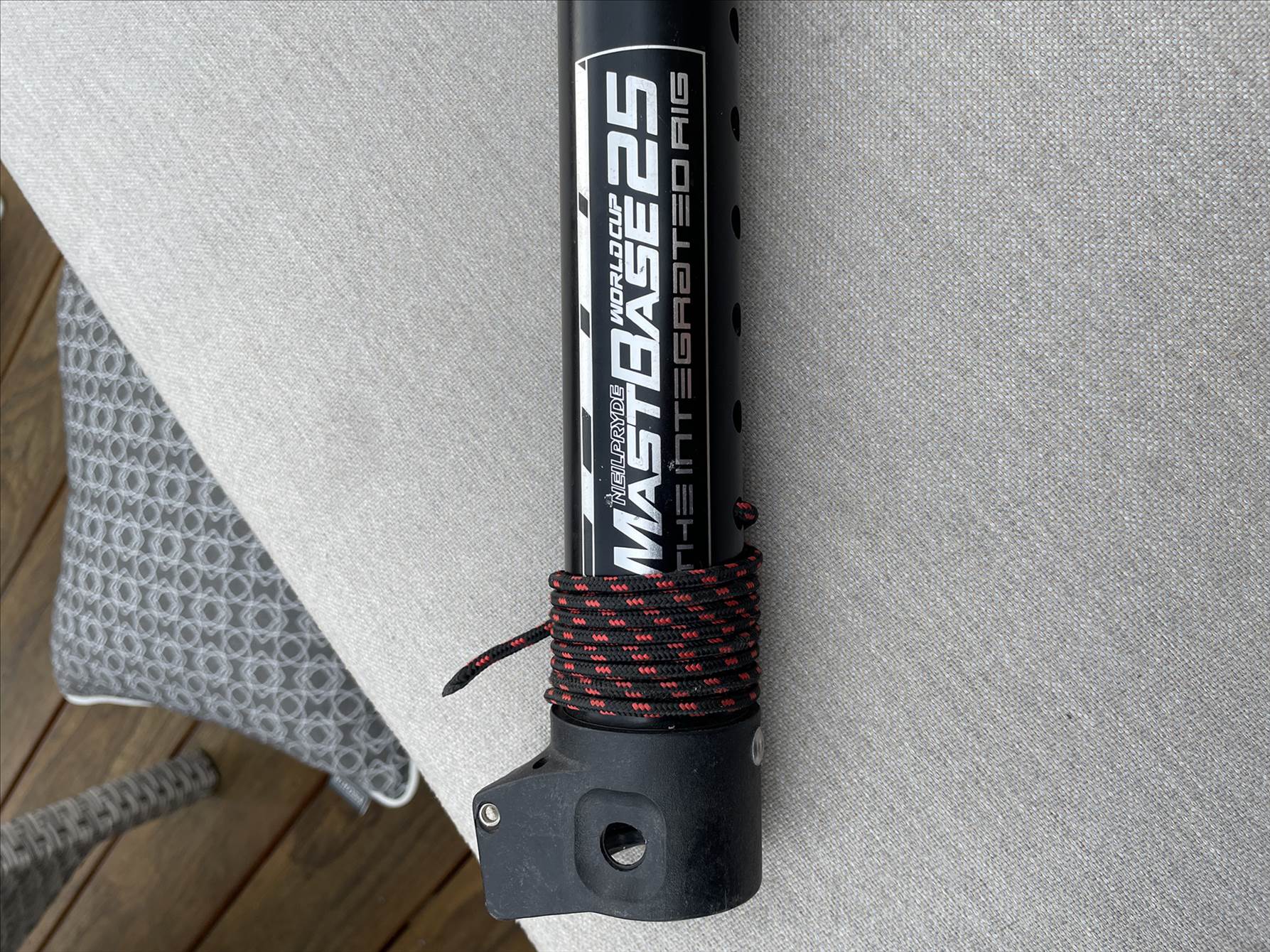 Noel Pryde mast base