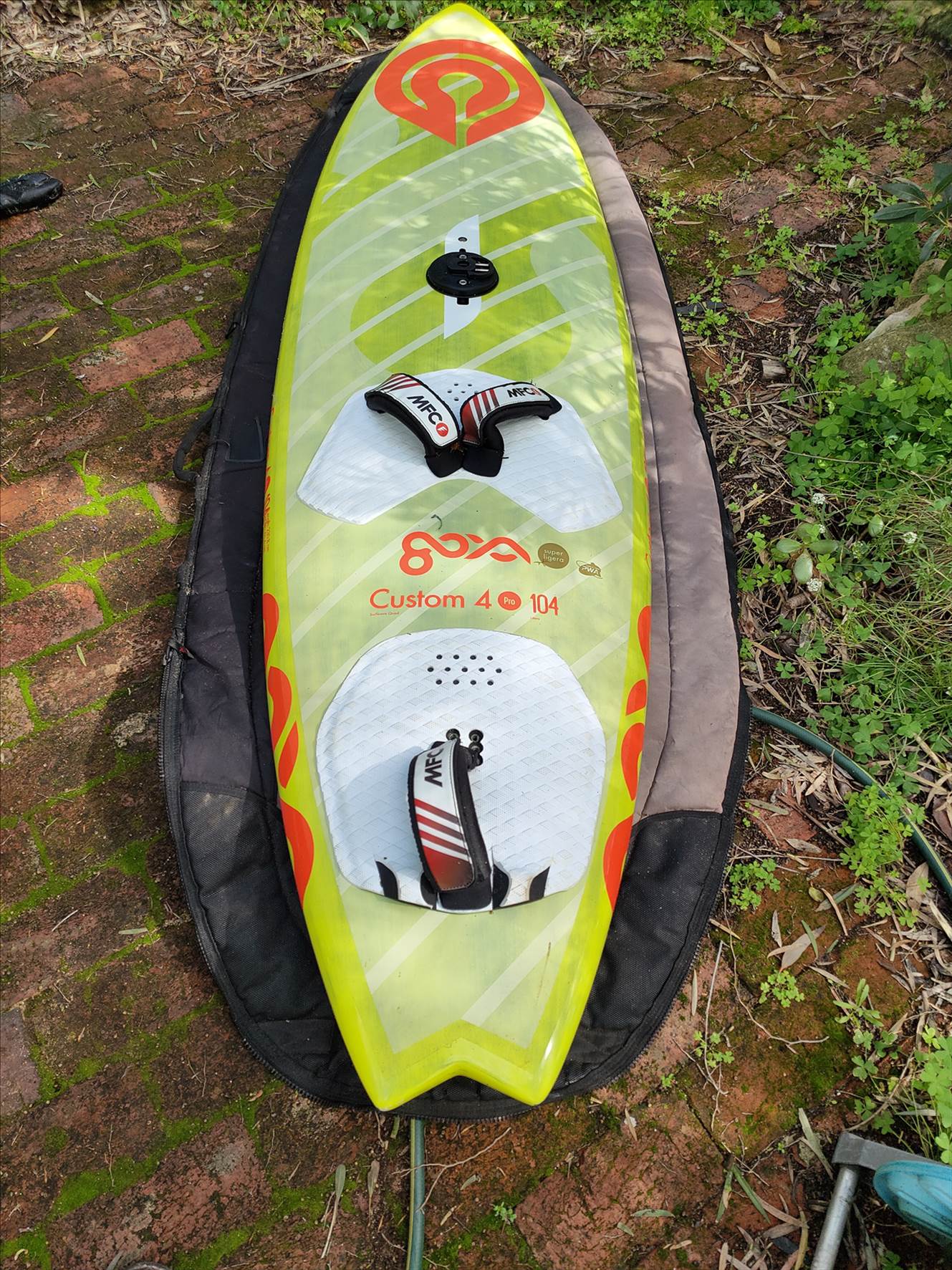 Goya 2022 Custom 4 104 top