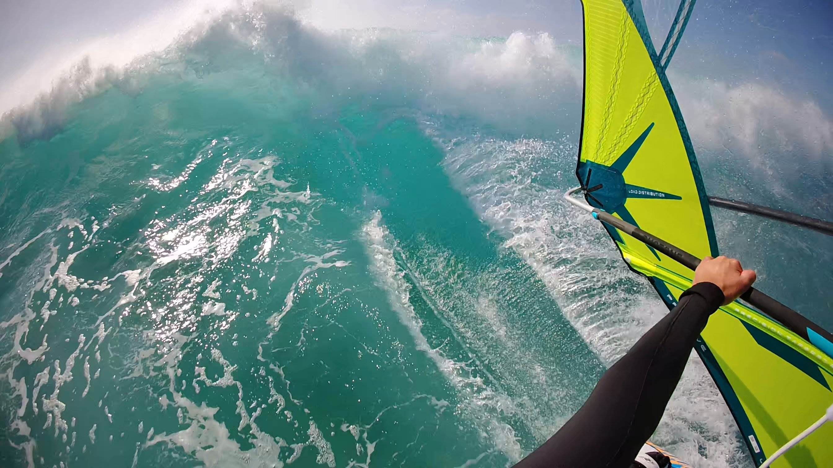 GX010034 - Stingray and Wave 1