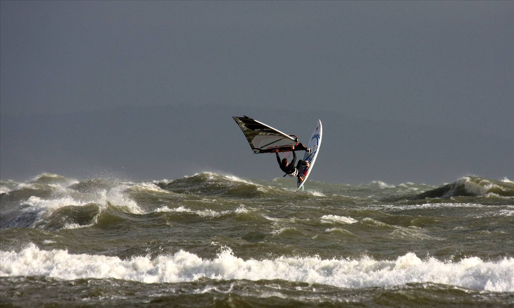 40 to 50 knots all day   Sunday 26th April RickettsPoint