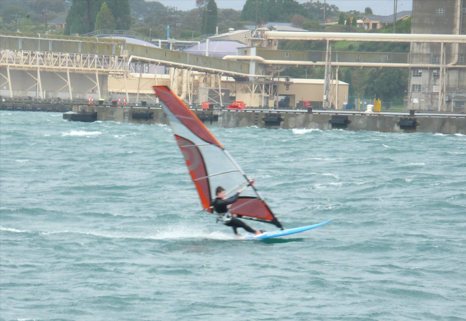 100709 - Good northerly flatwater on the leeward side of our breakwater