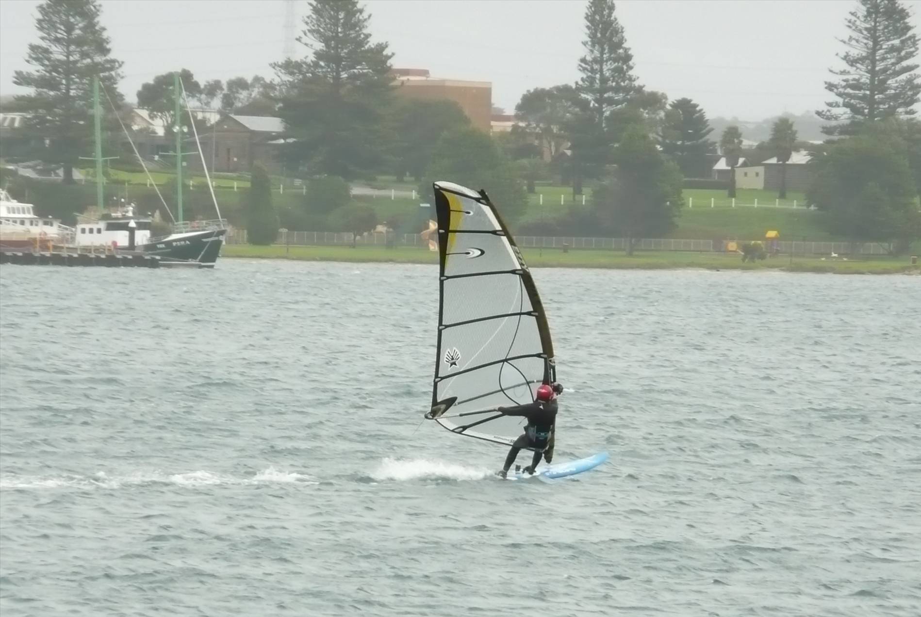 100709 - Good northerly flatwater on the leeward side of our breakwater