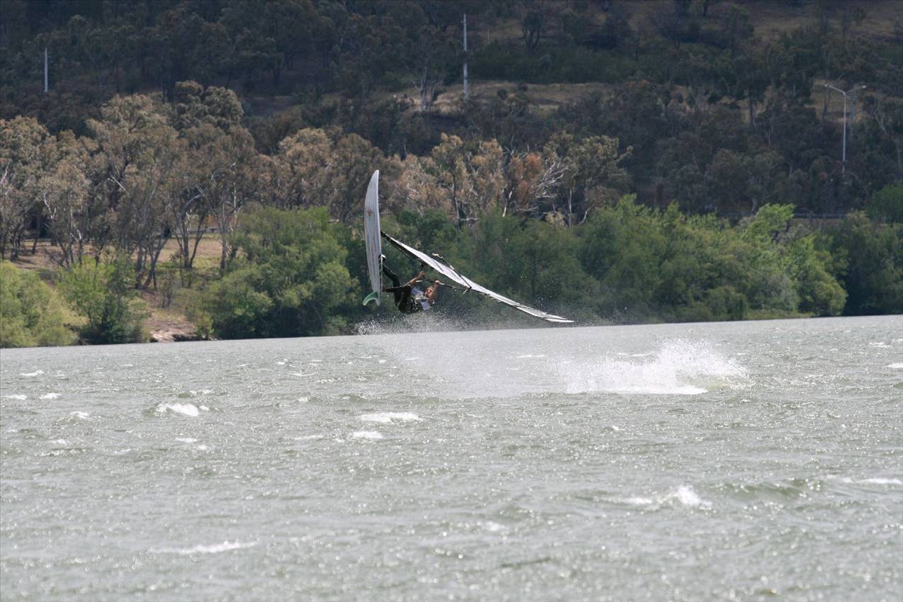 lake burley griffin