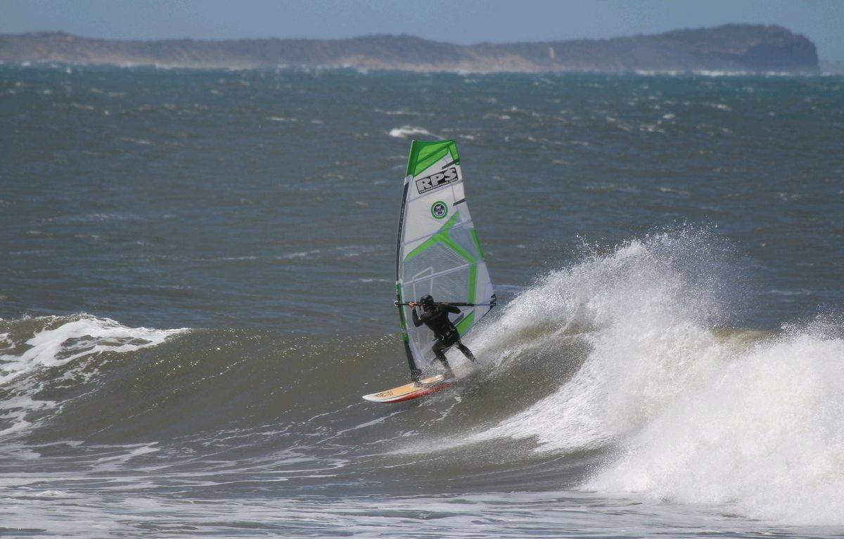 Hock with a big clean roundhouse!