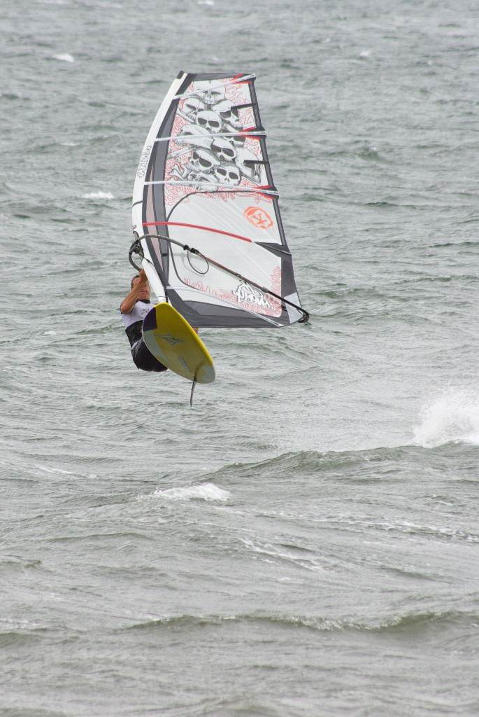 Valentine Dec 27th 2011 - 25-30kts SSW