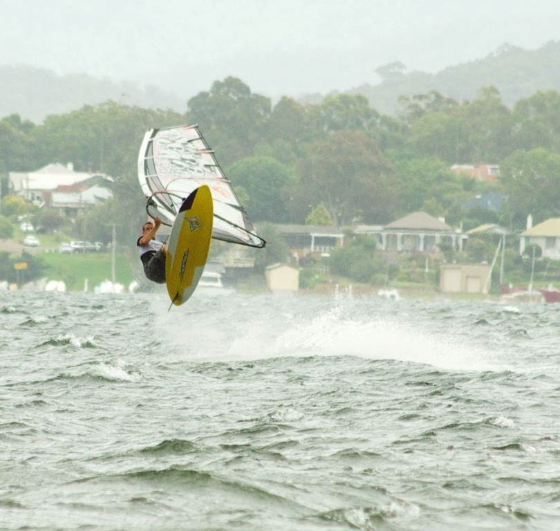 Valentine Dec 27th 2011 - 25-30kts SSW