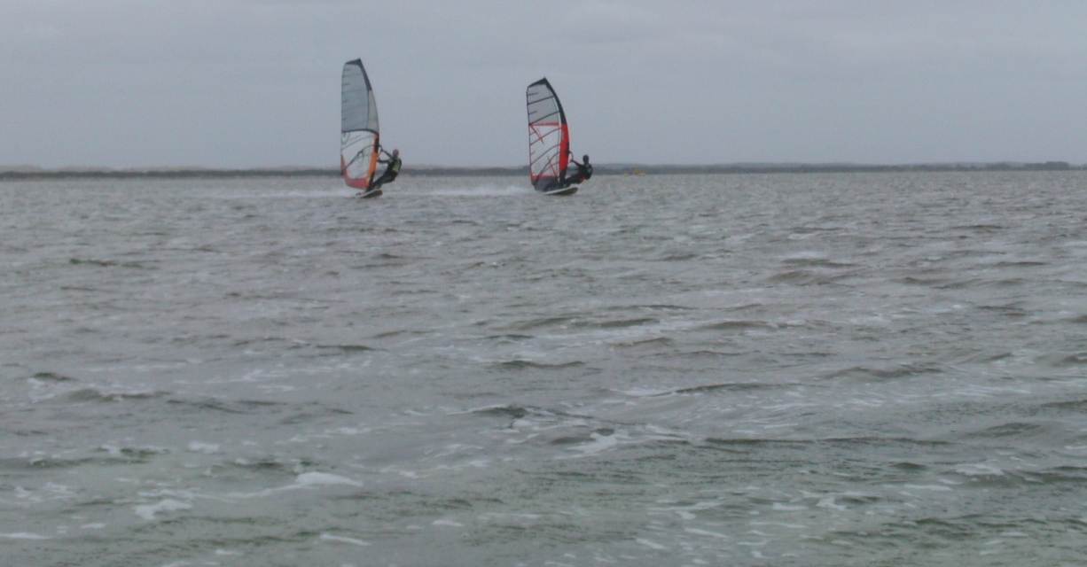 03 Kato and Kim out in the middle