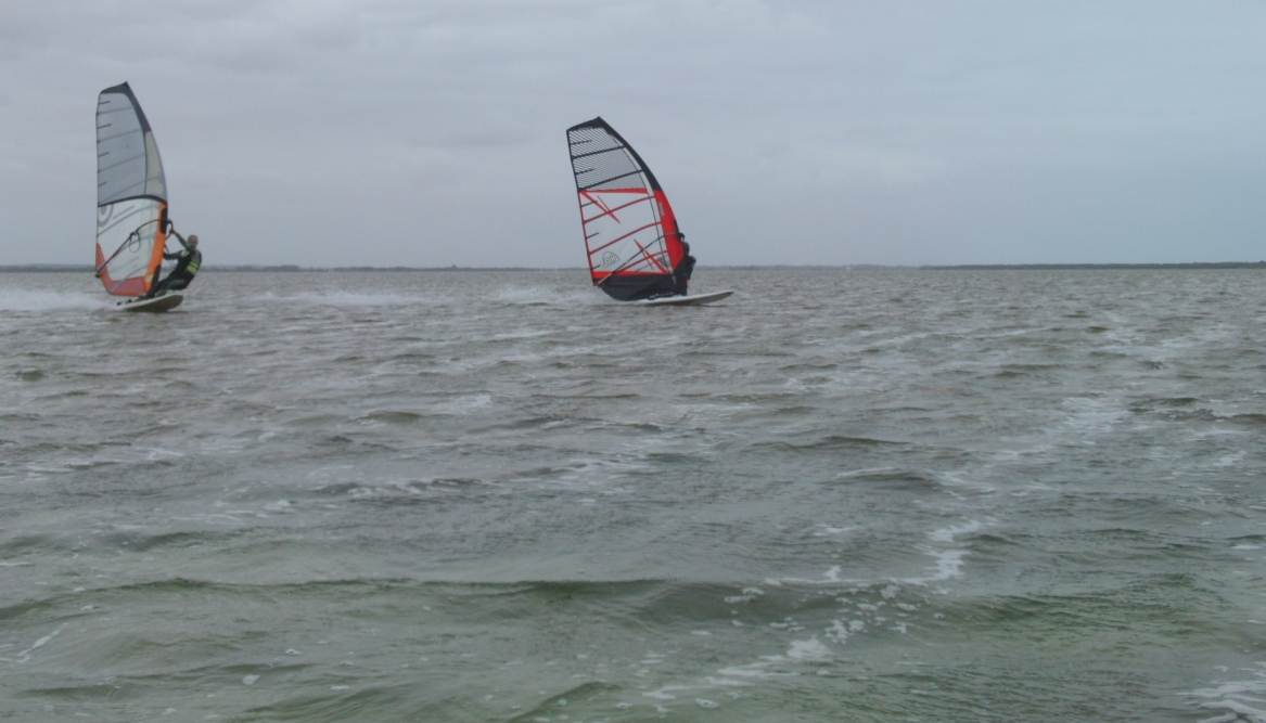 04 Kato and Kim out in the middle