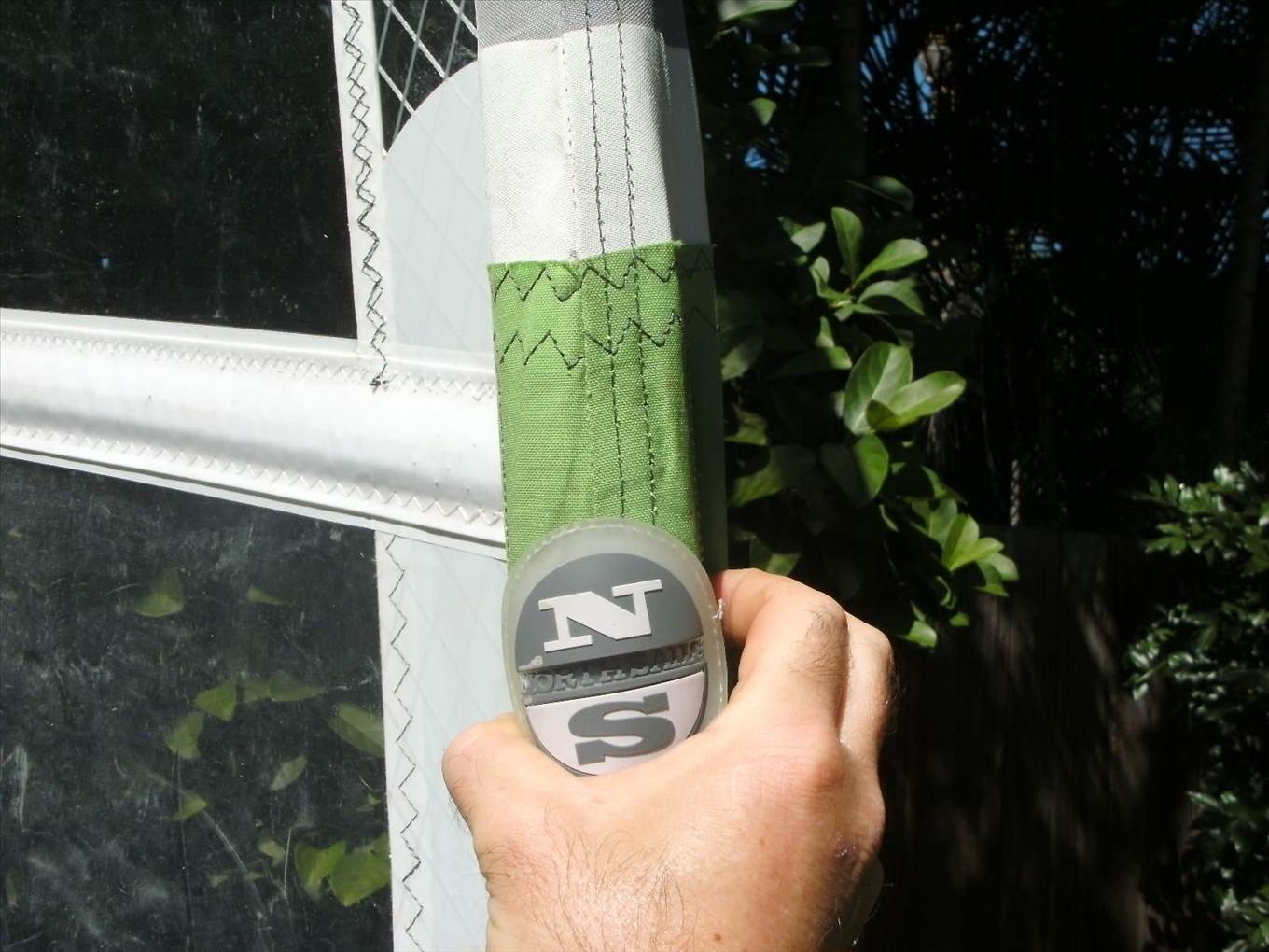 With the downhaul set at 441, the batten is now about 3/4 across the mast