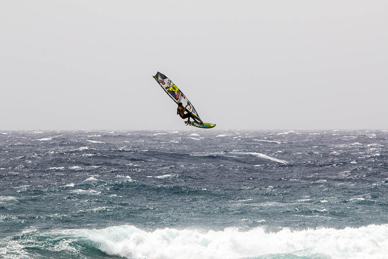 victor stalled forward