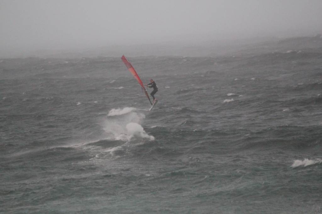 Duncan sailing Maroubra Beach in a Southerly