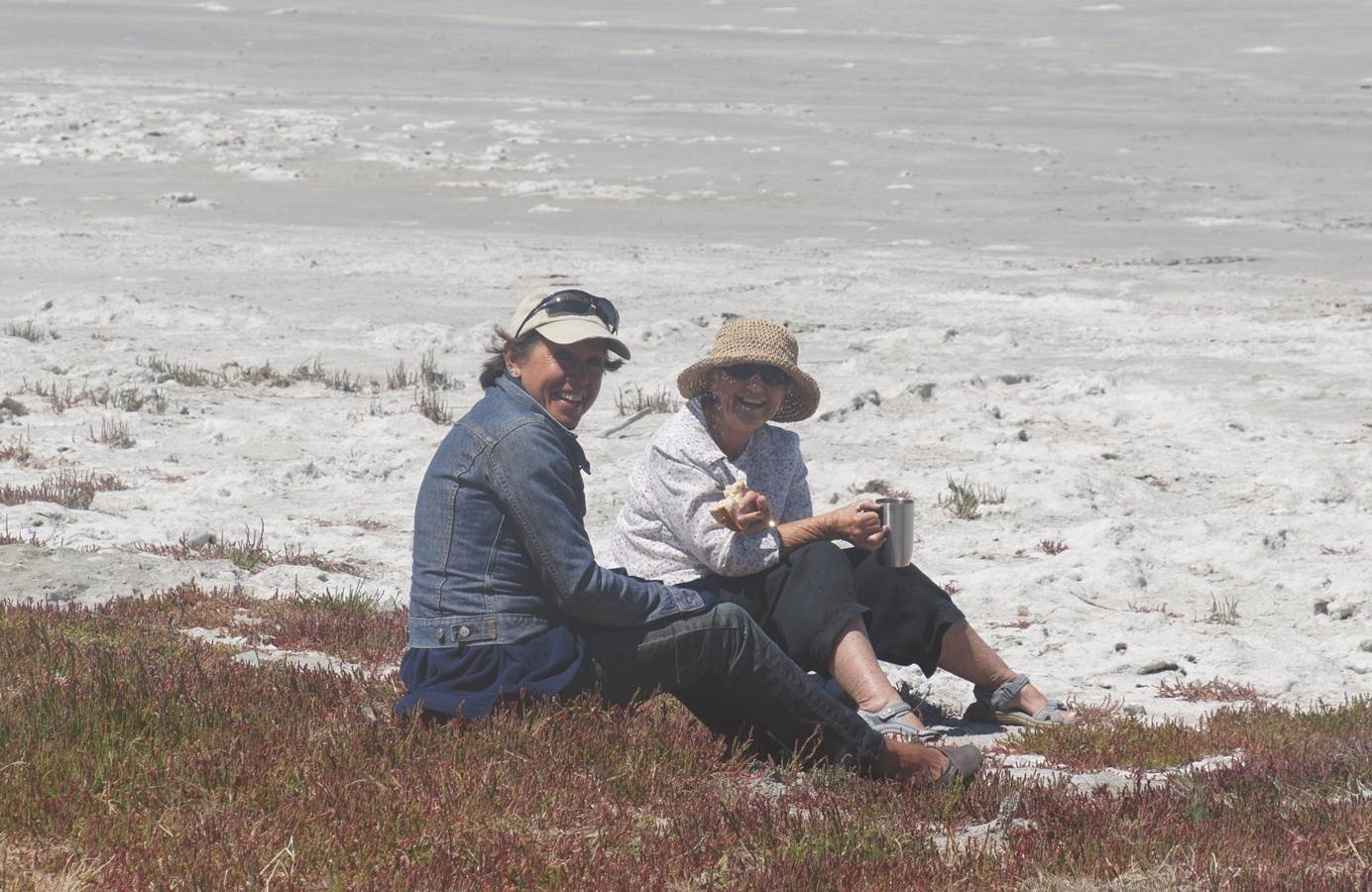  All-day III - few good looking girls