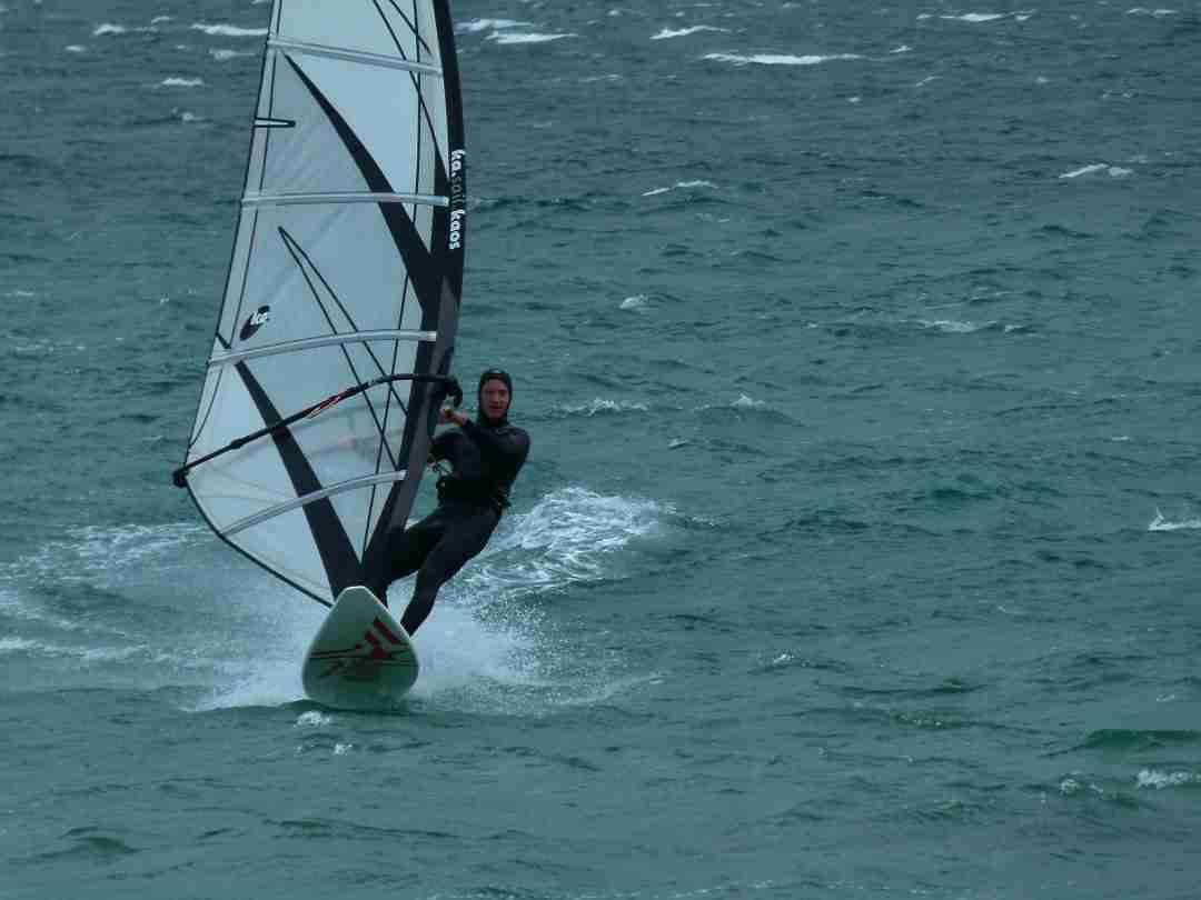 Winter northerly winds in thr bay