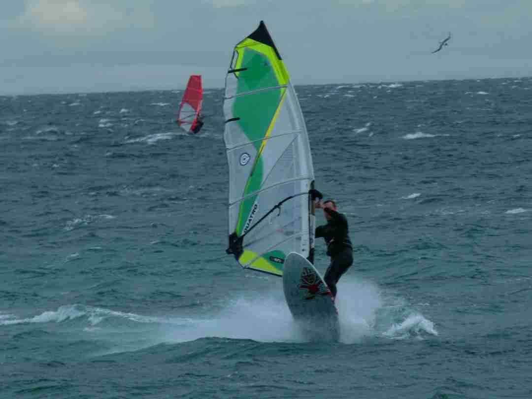 Winter northerly winds in thr bay