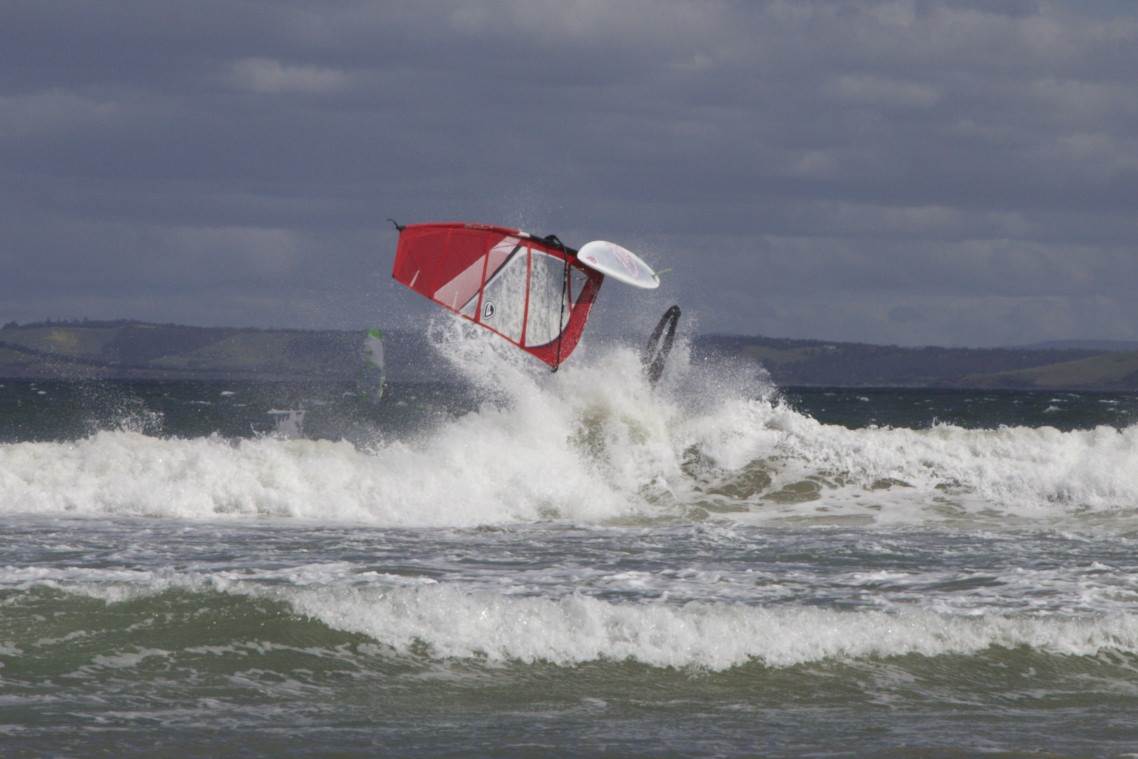 Carton puttin' it on