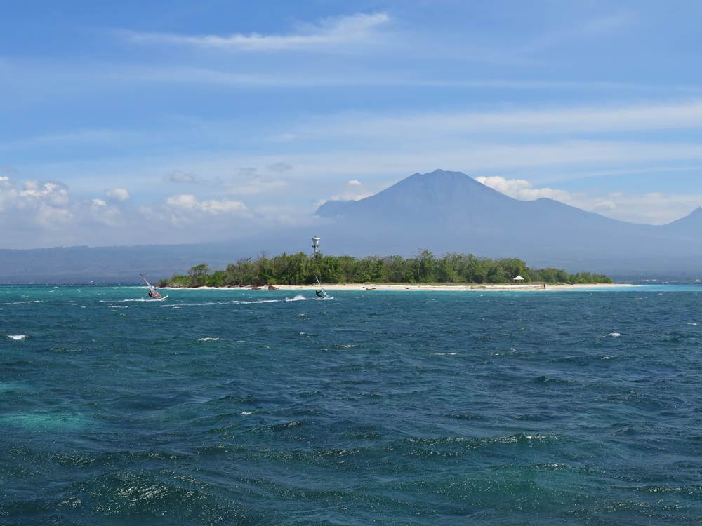 tabuhan island windsurfing