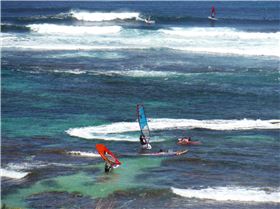 Sat first heats / late sun and Monday offshore