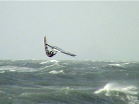 Nomadic Day 1 - Simon Hansen - Big Jump