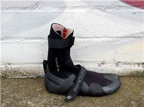RIP CURL FLASHBOMB 3MMSPLIT TOE BOOTS