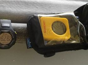 watch and GW52 on car roof