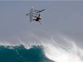 Kevin Pritchard 1hand, 1foot aerial