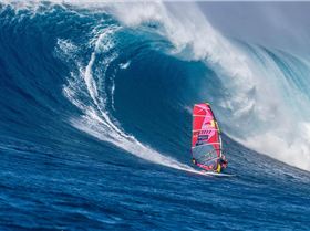 robby-naish-windsurfing-at-the-jaws-break-on-hawaii-s-north-shore