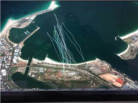 K bay-Windsurfing foiling