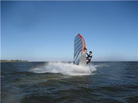 elmo arriving(cumming) up wind