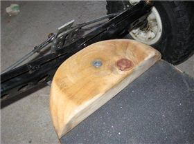 Mounting a mast base to a land/mountainboard