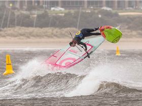 Point Danger windsurfing 19 Feb 2020