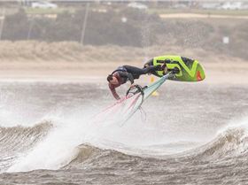 Point Danger windsurfing 19 Feb 2020