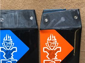 Early tapered foil head (orange) vs newer flat top foil head (blue)