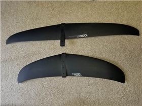 Starboard M1000 wing next to FR1100