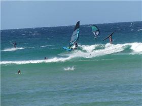 Wavesailing small Currumbin