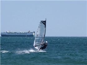 13sep08 Great action @ Elwood beach
