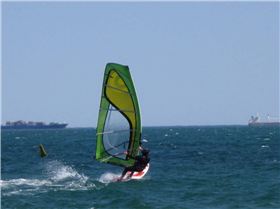 13sep08 Great action @ Elwood beach