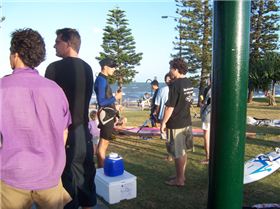 Windwanderers pass the beer