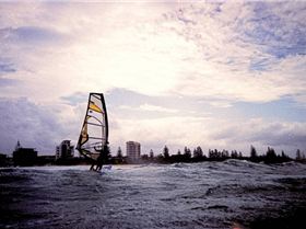 SEQ Wavesailing sign on day