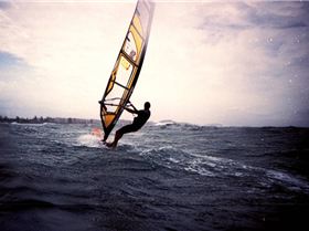SEQ Wavesailing sign on day