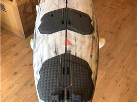 Quatro Pyramid 81 2024