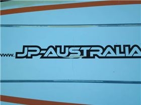 JP Freestyle wave - nice crack...