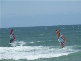 I SPOTXED IT with Graham ,Frank  we got the 10am early  bash before the wind went berko