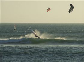 Ben AFP Boxing Kanga,South Lip Slide and Burrows looking into  Sunset  pipe to the big vag