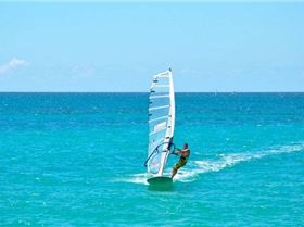 n742085789 7099124 373373