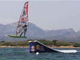 Ray%20foward%20one%20Hand%20ramp