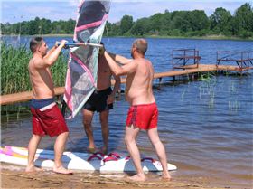 These guys need the Seabreeze forums!