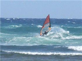 Coronation Beach Park  Geraldton  in a NORTHERLY  puts a smile on the dial. Rushton got one