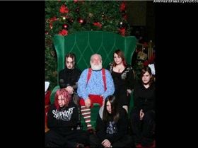 awkward family photo with santa